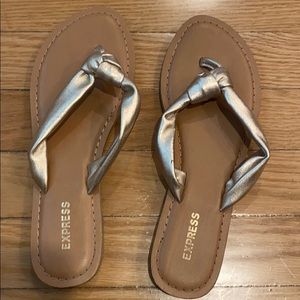 Express flip flops